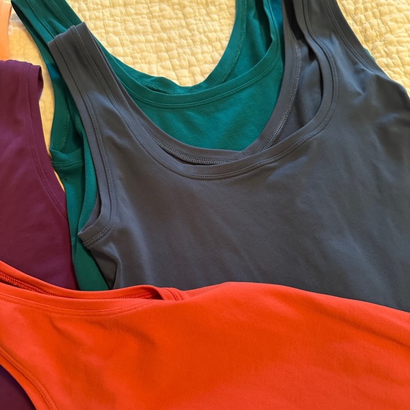 Colorful Sleeveless Tank Tops Set - Picture 3 of 7